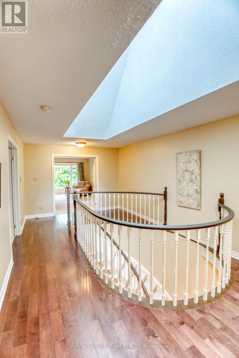 27 Sherk Crescent, Ottawa, Ontario  K2K 2L3 - Photo 17 - X12953916