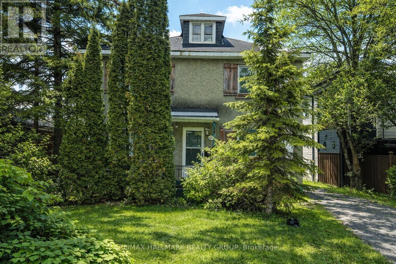 230 Columbus Avenue, Ottawa, Ontario  K1K 1P6 - Photo 2 - X12953960