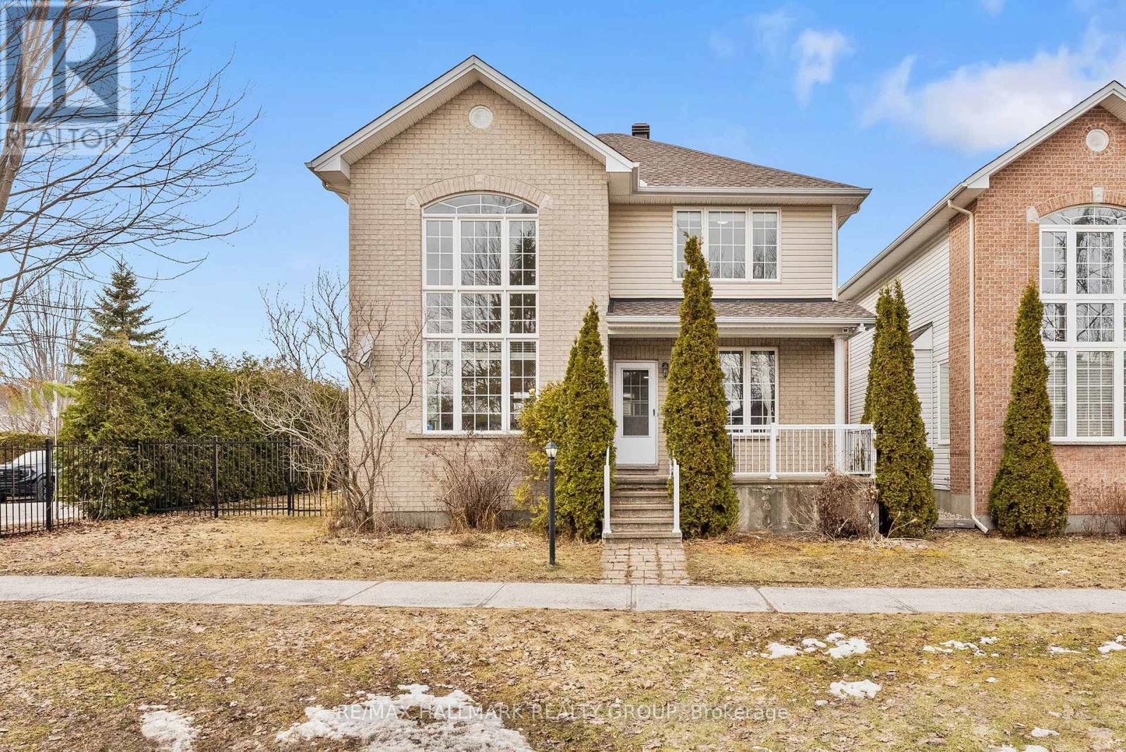 303 Parkin Circle, Ottawa, Ontario  K1T 4G8 - Photo 2 - X12954020