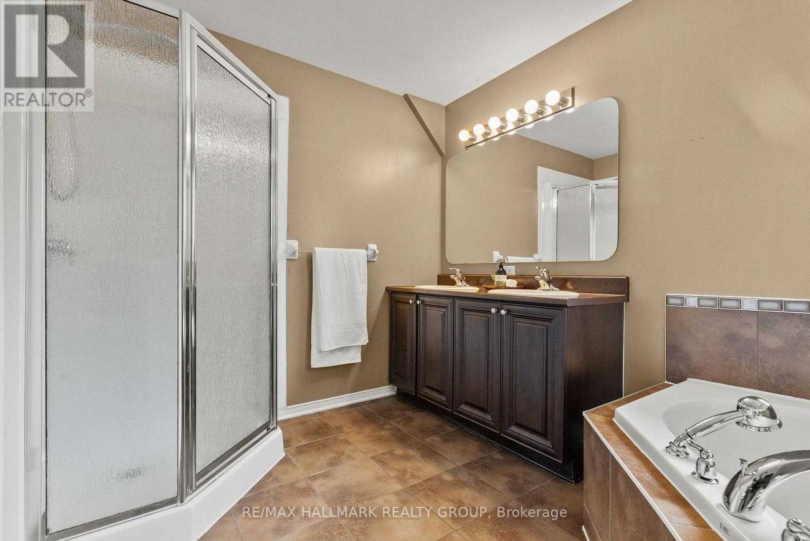 303 Parkin Circle, Ottawa, Ontario  K1T 4G8 - Photo 21 - X12954020