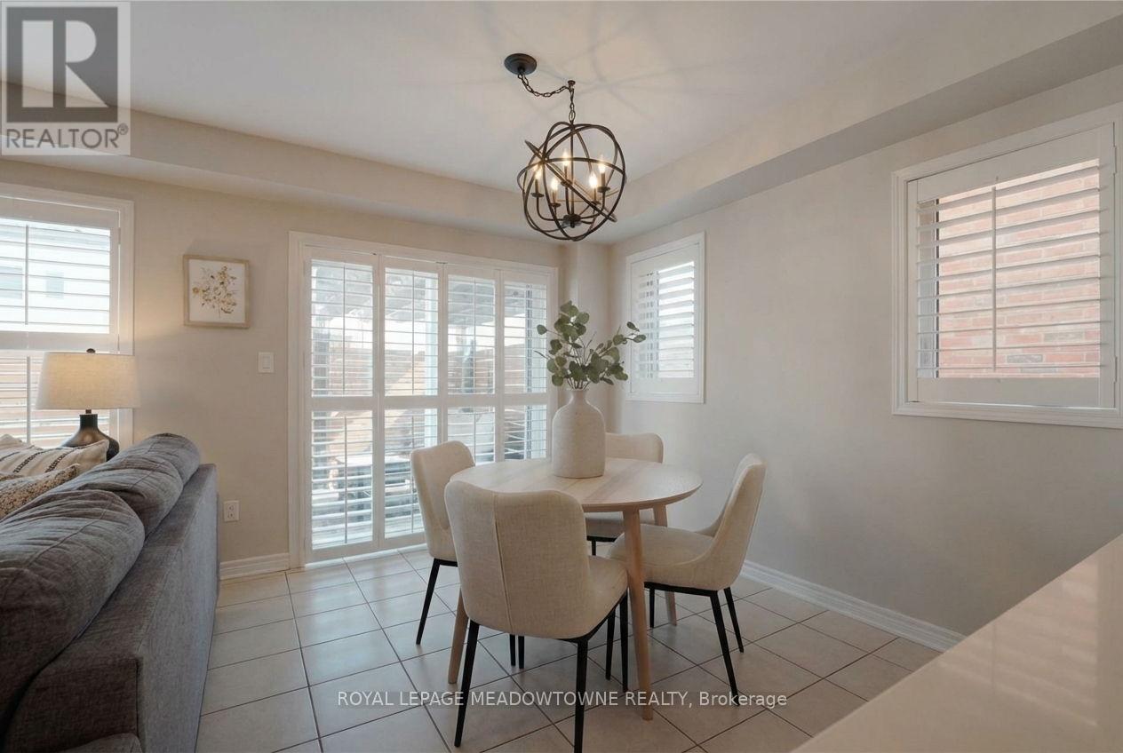 112 Whitlock Avenue, Milton, Ontario  L9E 1G3 - Photo 13 - W12942000