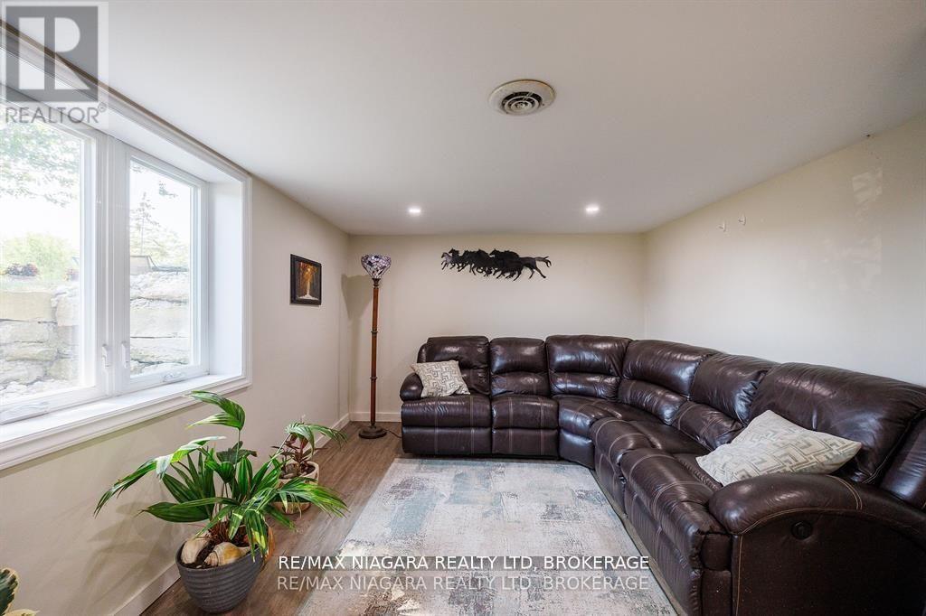 490 Mathews Road, Fort Erie, Ontario  L0S 1R0 - Photo 33 - X12953884