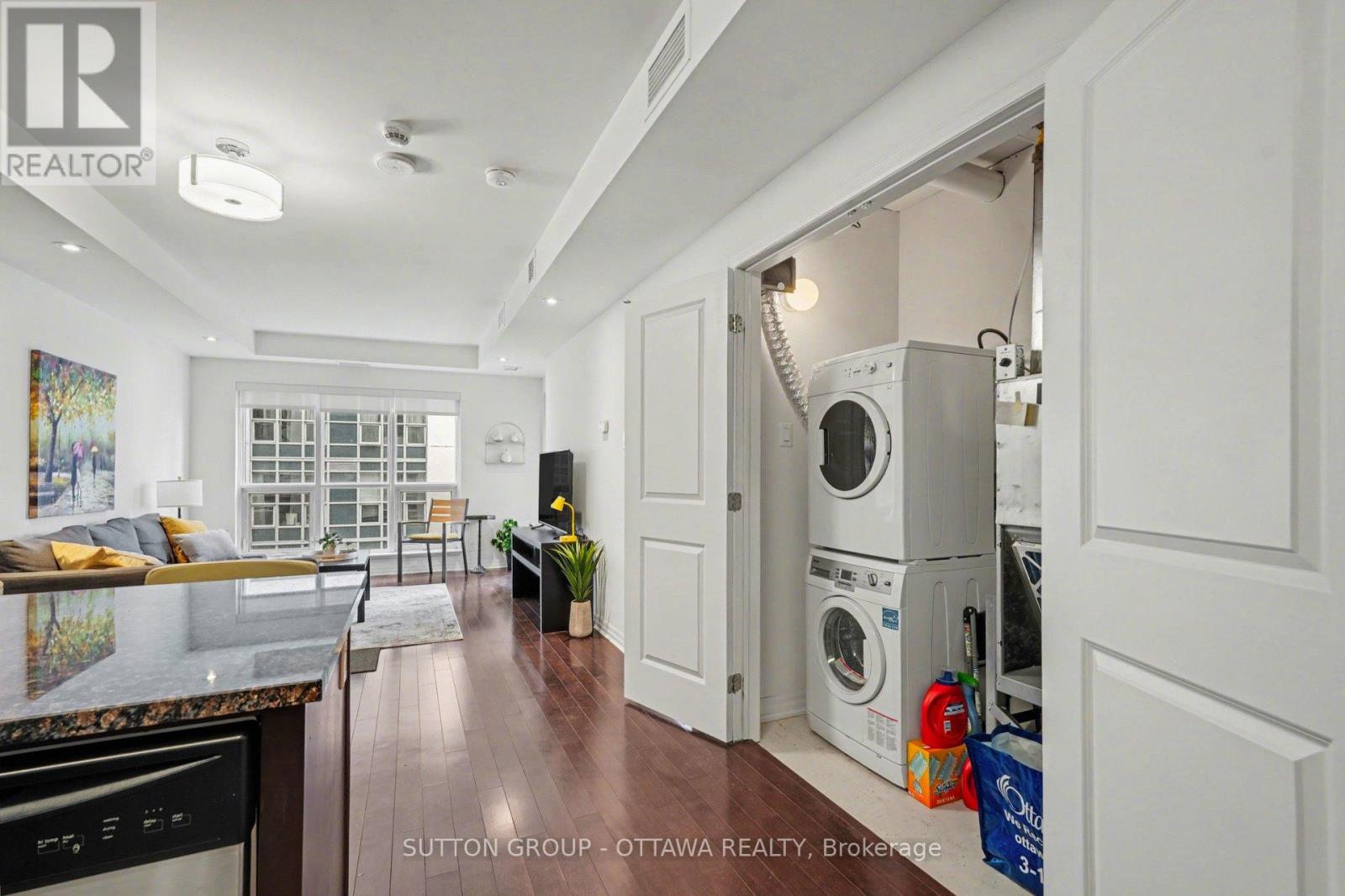 1807 - 242 Rideau Street, Ottawa, Ontario  K1N 0B7 - Photo 9 - X12953900