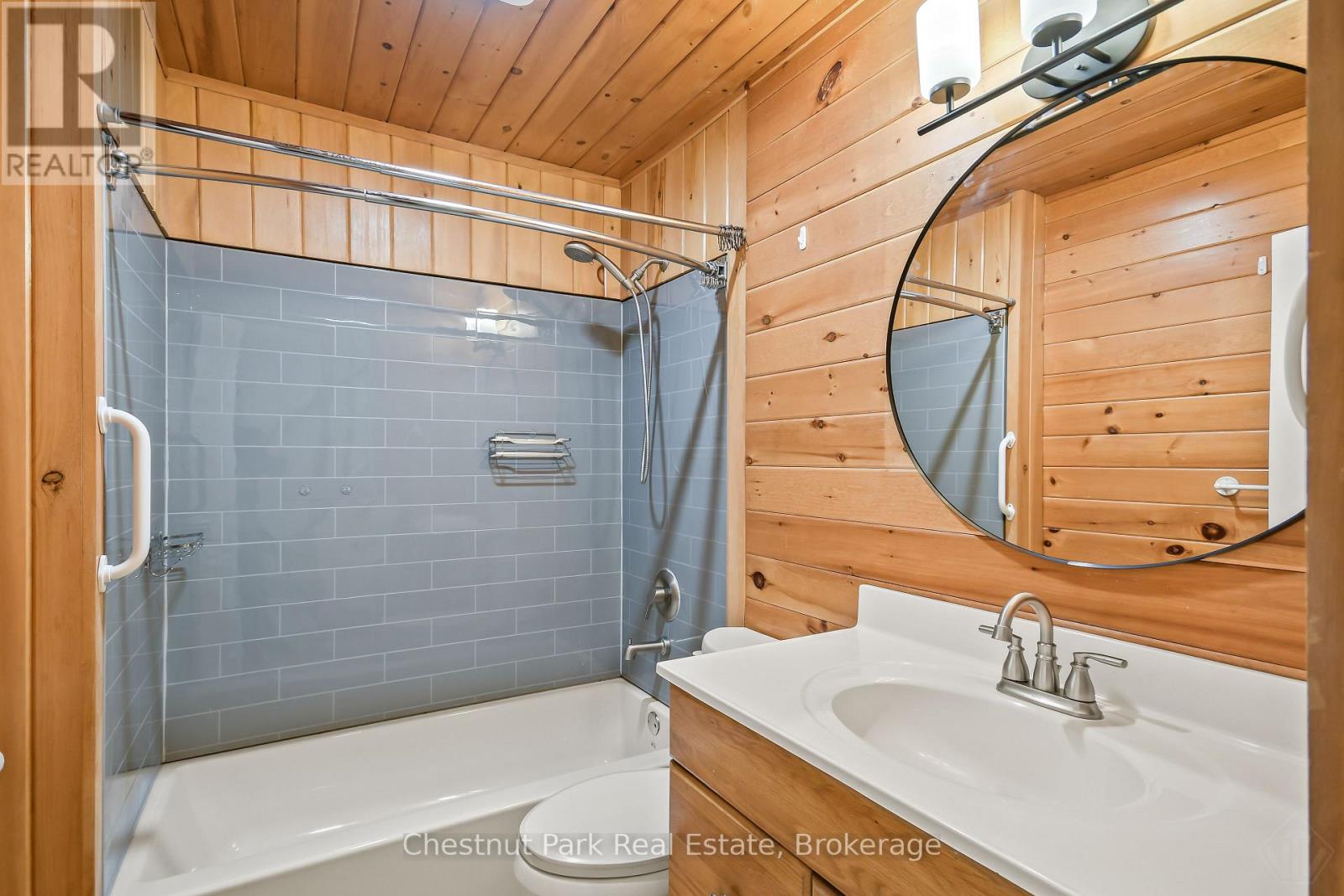 175 Crescent Drive, Gravenhurst, Ontario  P1P 1L4 - Photo 10 - X12953940