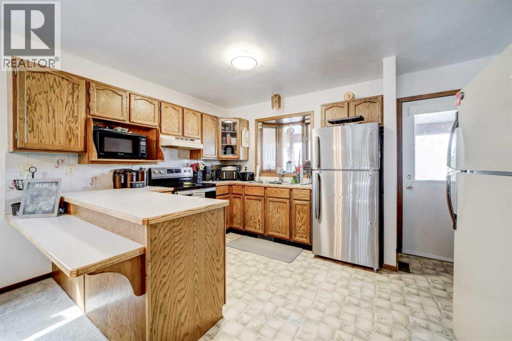 131 Beaverbrook Road N, Lethbridge, Alberta  T1H 5Z7 - Photo 10 - A2297906