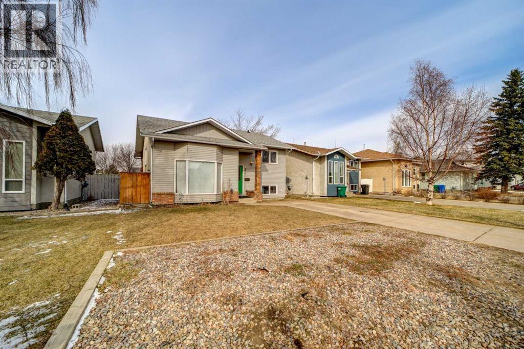 131 Beaverbrook Road N, Lethbridge, Alberta  T1H 5Z7 - Photo 2 - A2297906