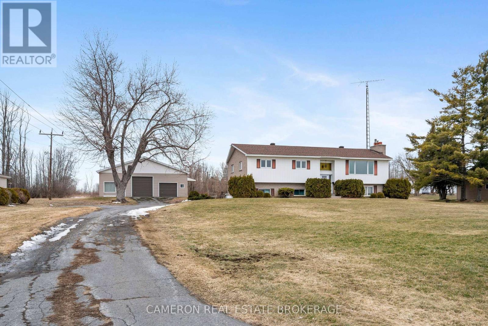 14615 ANDERSON ROAD, South Stormont, Ontario