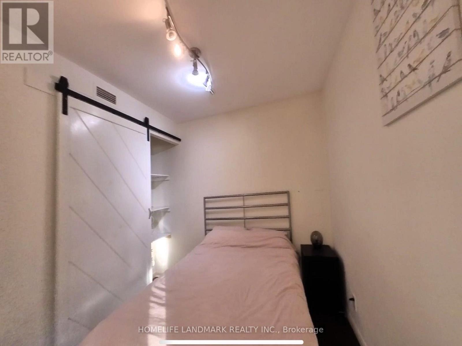 206 - 228 Queens Quay W, Toronto, Ontario  M5J 2X1 - Photo 5 - C12953958