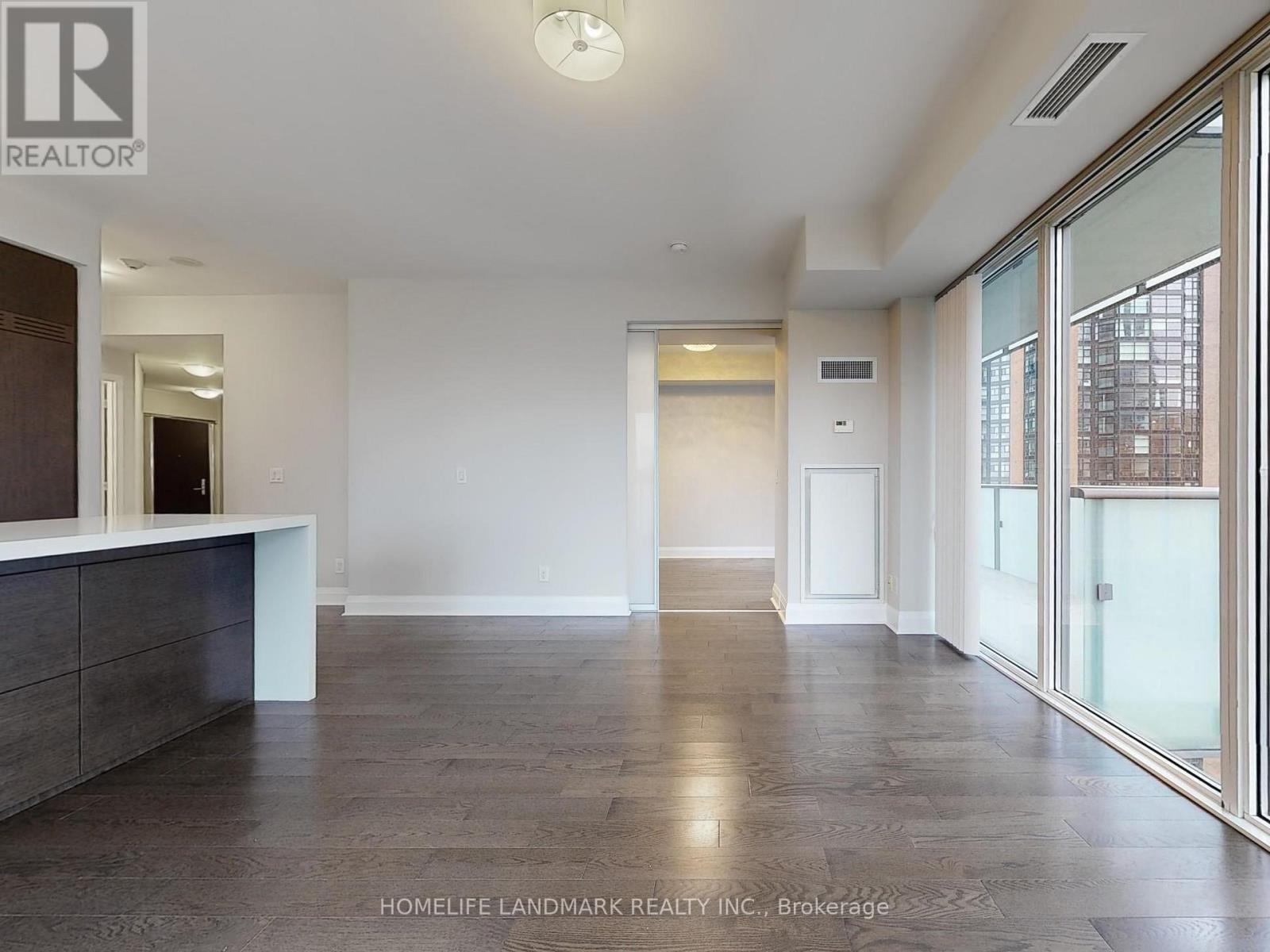 1702 - 65 St Mary Street, Toronto, Ontario  M5S 0A6 - Photo 2 - C12953990