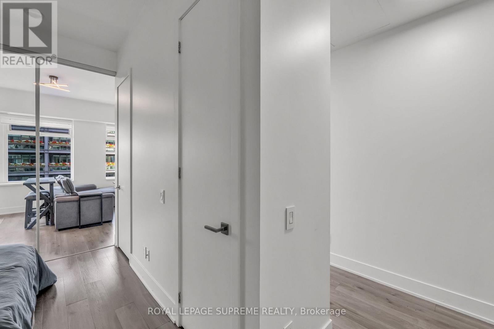 604 - 111 St Clair Avenue W, Toronto, Ontario  M4V 1N5 - Photo 24 - C12954008