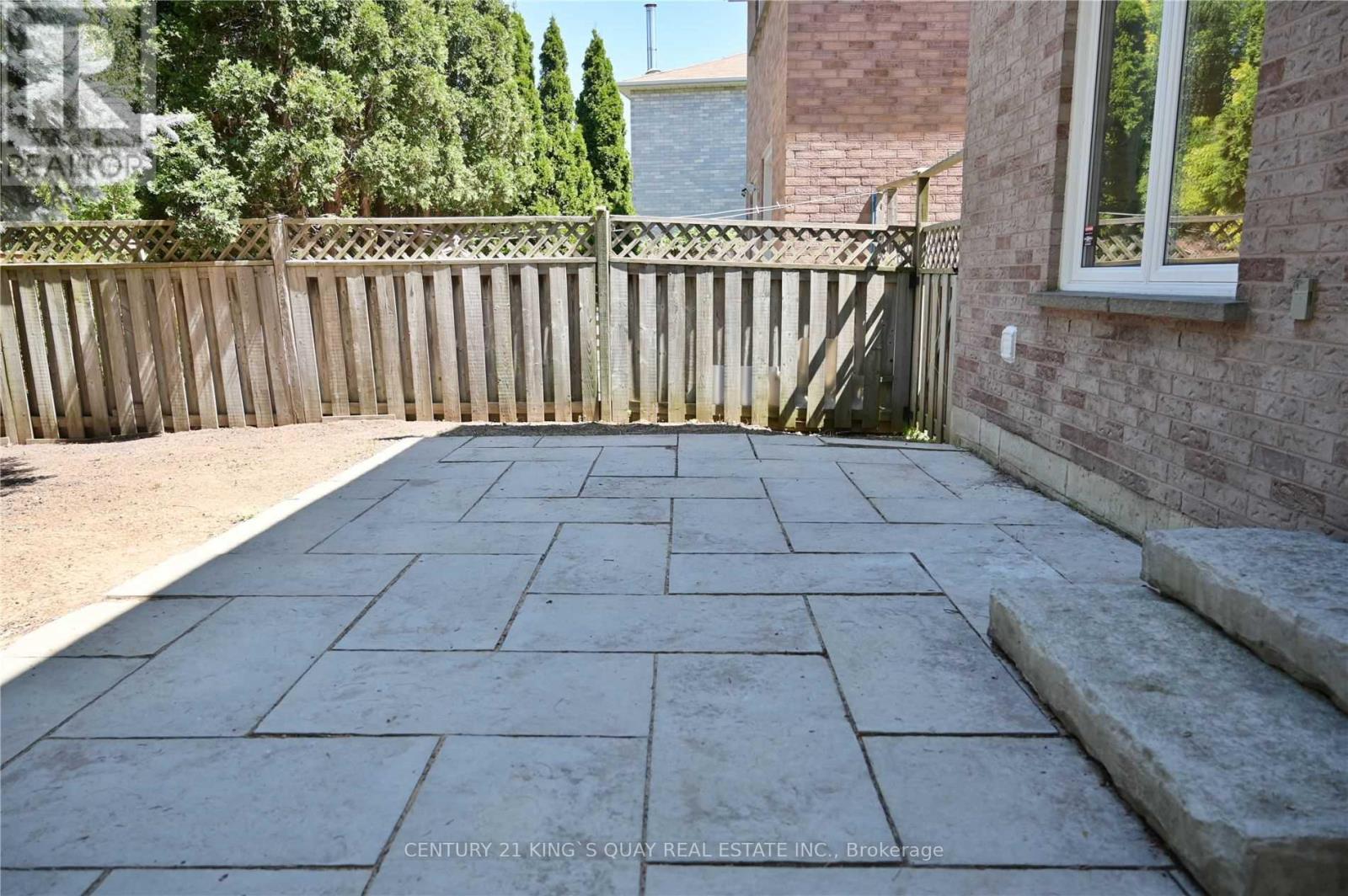 8 Samantha Circle, Richmond Hill, Ontario  L4B 2R3 - Photo 12 - N12953930