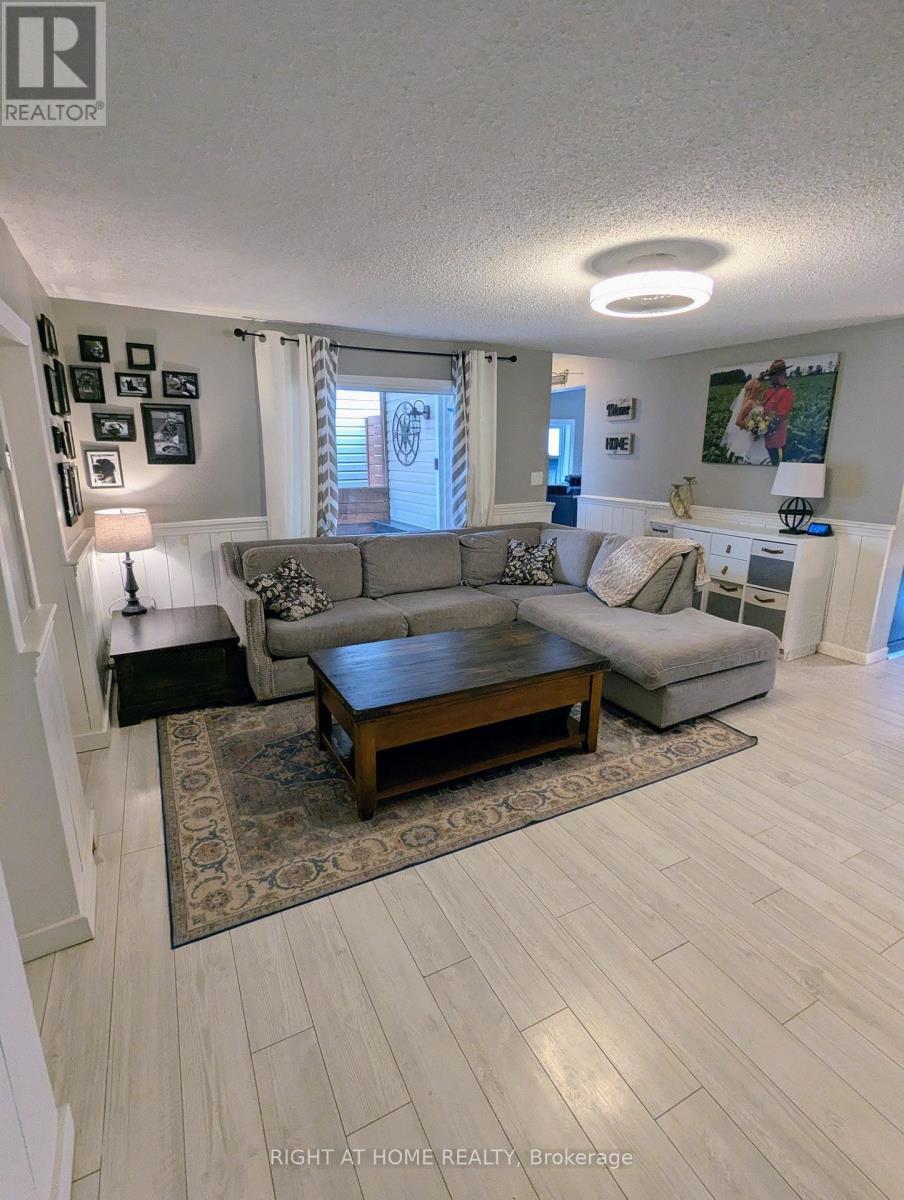 104 Richard Street, Tay (Victoria Harbour), Ontario  L0K 2A0 - Photo 14 - S12953994