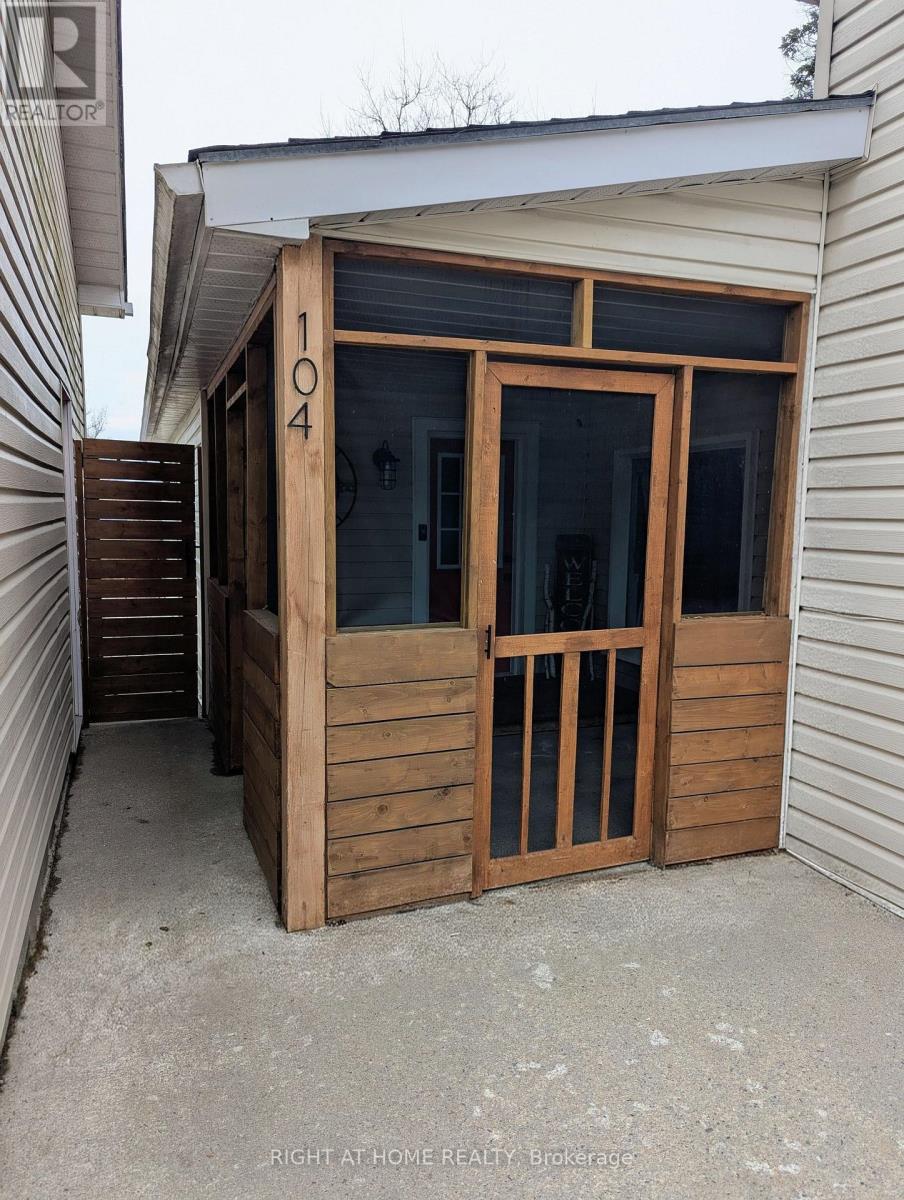 104 Richard Street, Tay (Victoria Harbour), Ontario  L0K 2A0 - Photo 3 - S12953994