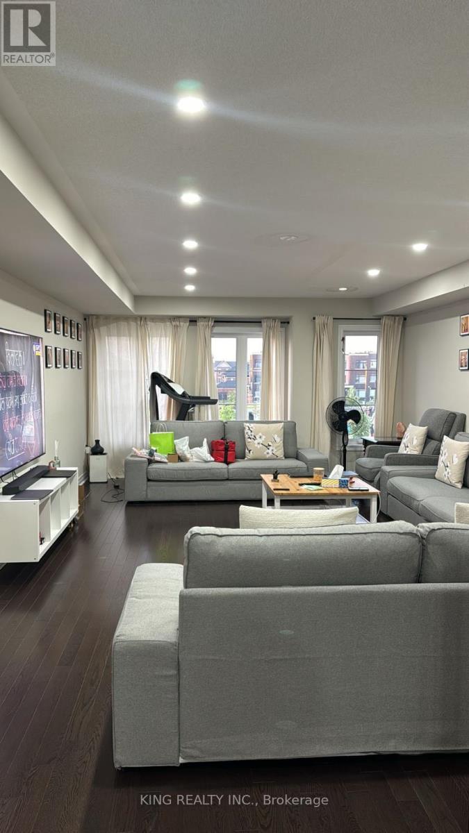 27 Finegan Circle, Brampton, Ontario  L7A 4Z7 - Photo 13 - W12953878