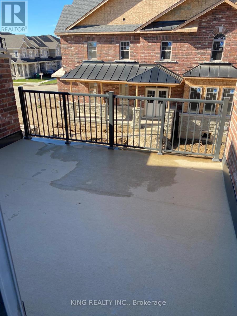 27 Finegan Circle, Brampton, Ontario  L7A 4Z7 - Photo 15 - W12953878