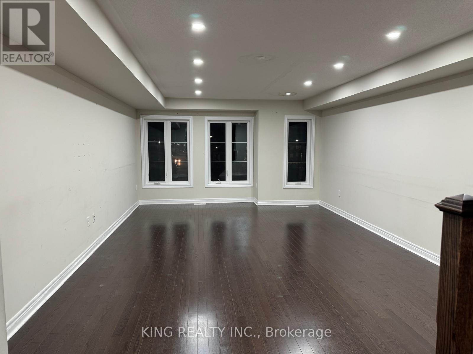 27 Finegan Circle, Brampton, Ontario  L7A 4Z7 - Photo 8 - W12953878