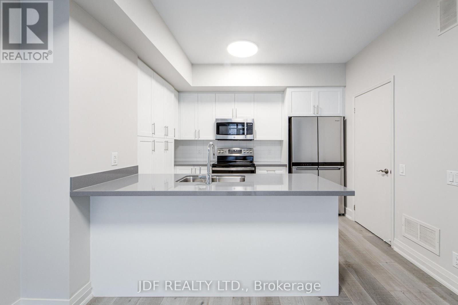 Th 31 - 19 Valhalla Inn Road, Toronto, Ontario  M1N 3B1 - Photo 11 - W12953888