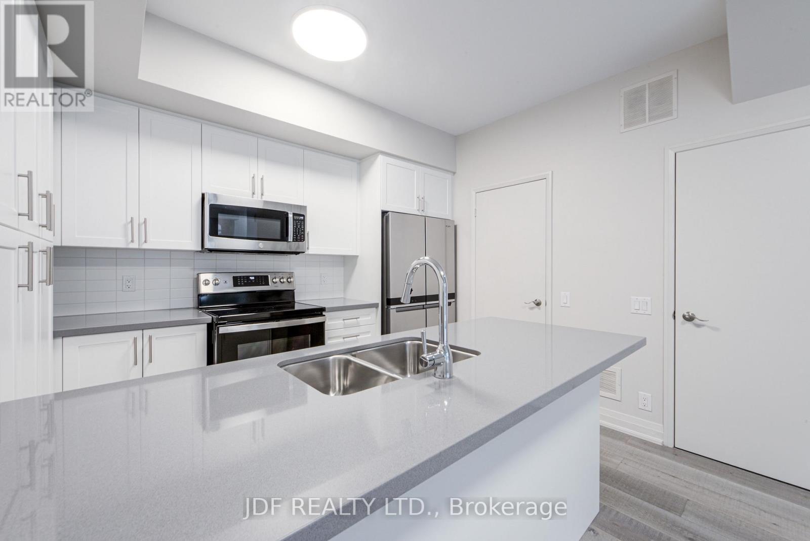 Th 31 - 19 Valhalla Inn Road, Toronto, Ontario  M1N 3B1 - Photo 12 - W12953888