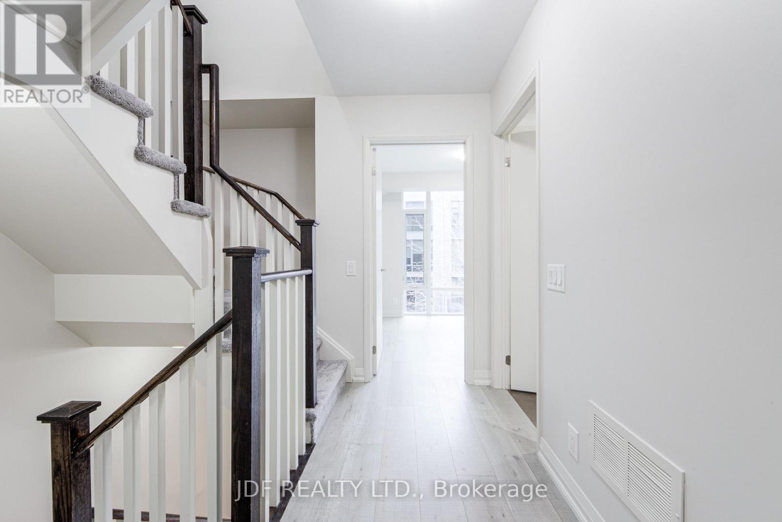 Th 31 - 19 Valhalla Inn Road, Toronto, Ontario  M1N 3B1 - Photo 15 - W12953888