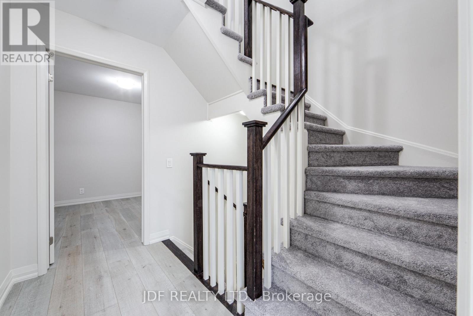 Th 31 - 19 Valhalla Inn Road, Toronto, Ontario  M1N 3B1 - Photo 18 - W12953888