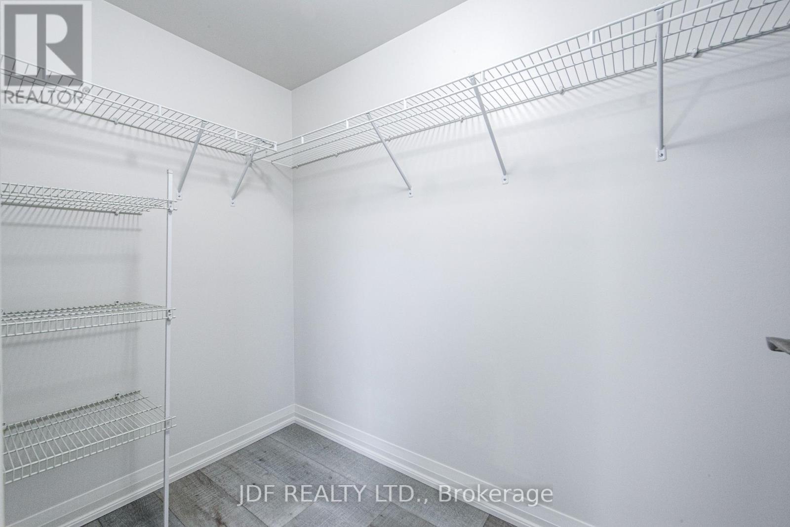 Th 31 - 19 Valhalla Inn Road, Toronto, Ontario  M1N 3B1 - Photo 21 - W12953888