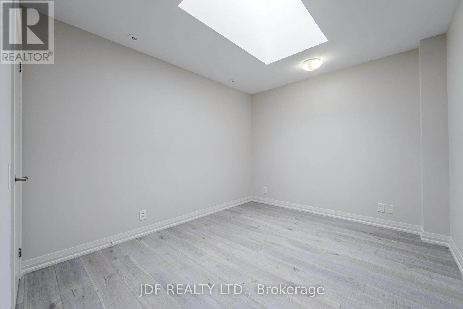 Th 31 - 19 Valhalla Inn Road, Toronto, Ontario  M1N 3B1 - Photo 24 - W12953888