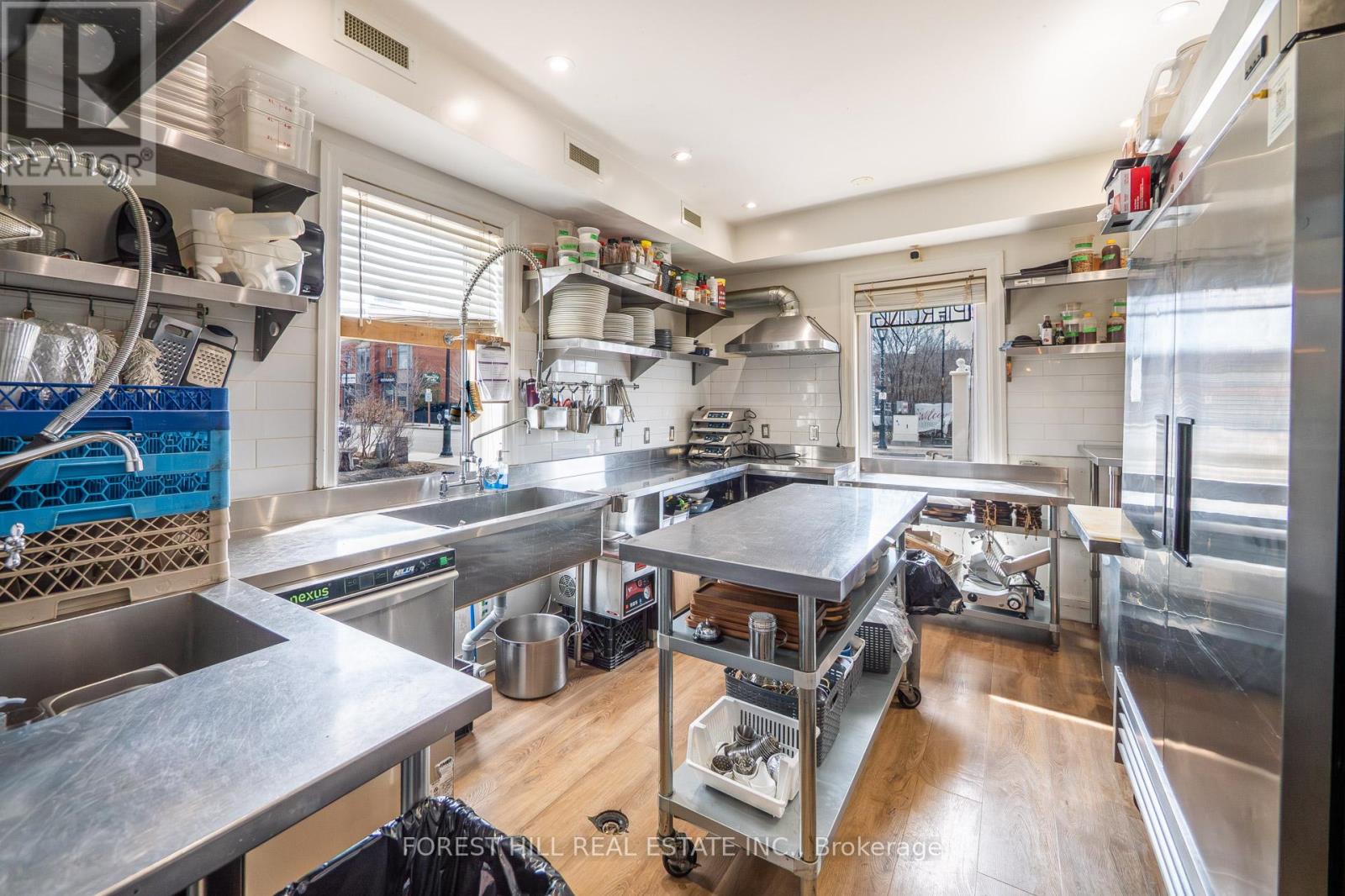 151 Queen Street S, Mississauga, Ontario  L5M 1L1 - Photo 15 - W12953912