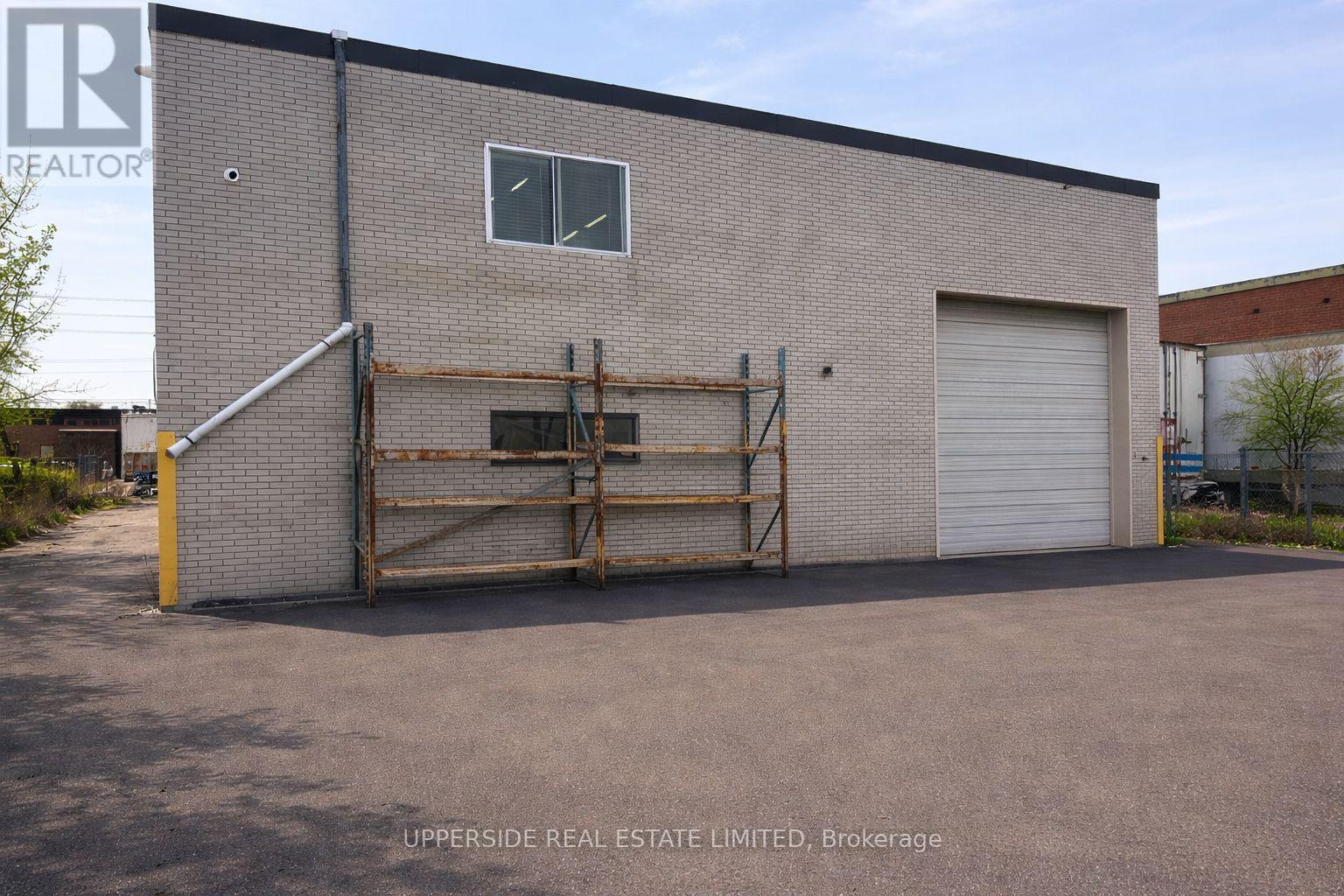 5 Tangiers Road, Toronto, Ontario  M3J 2B1 - Photo 2 - W12953924