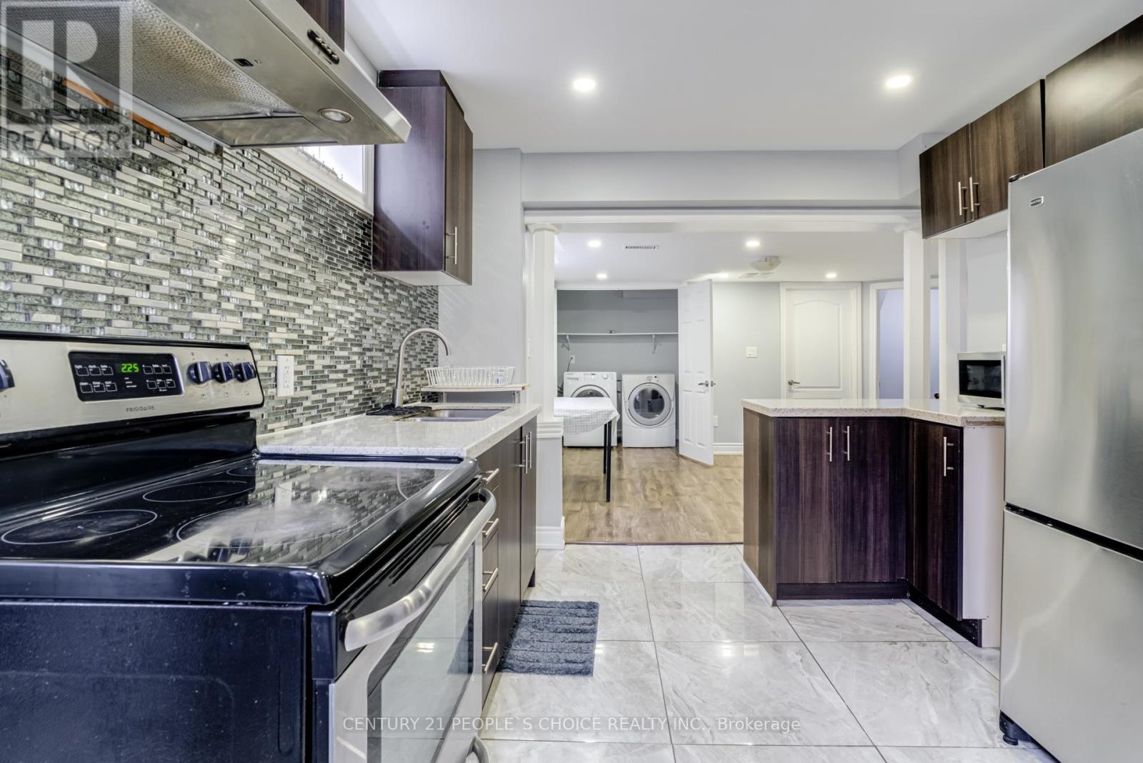 220 Castle Oaks Crossing, Brampton, Ontario  L6P 3X2 - Photo 10 - W12953952