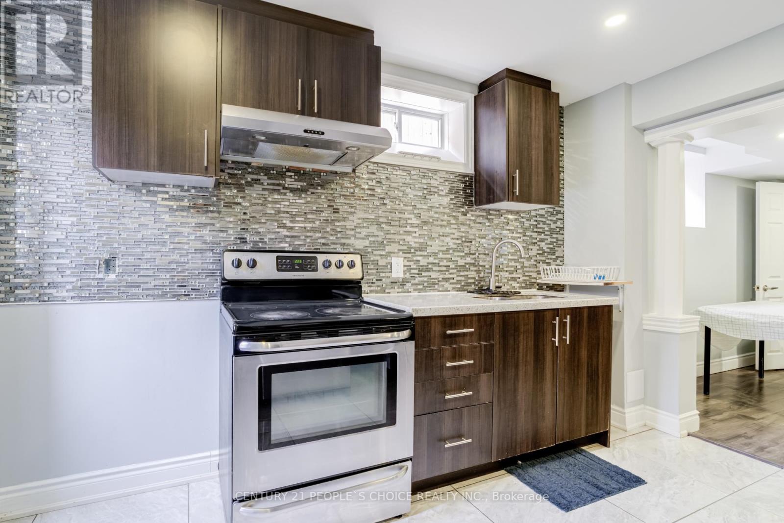 220 Castle Oaks Crossing, Brampton, Ontario  L6P 3X2 - Photo 11 - W12953952