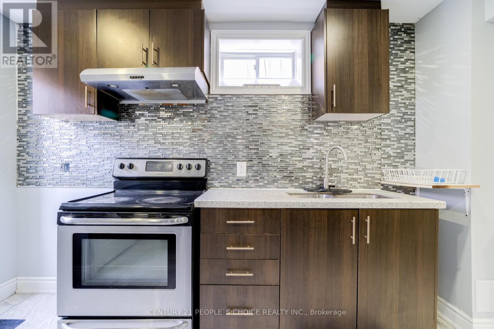 220 Castle Oaks Crossing, Brampton, Ontario  L6P 3X2 - Photo 12 - W12953952