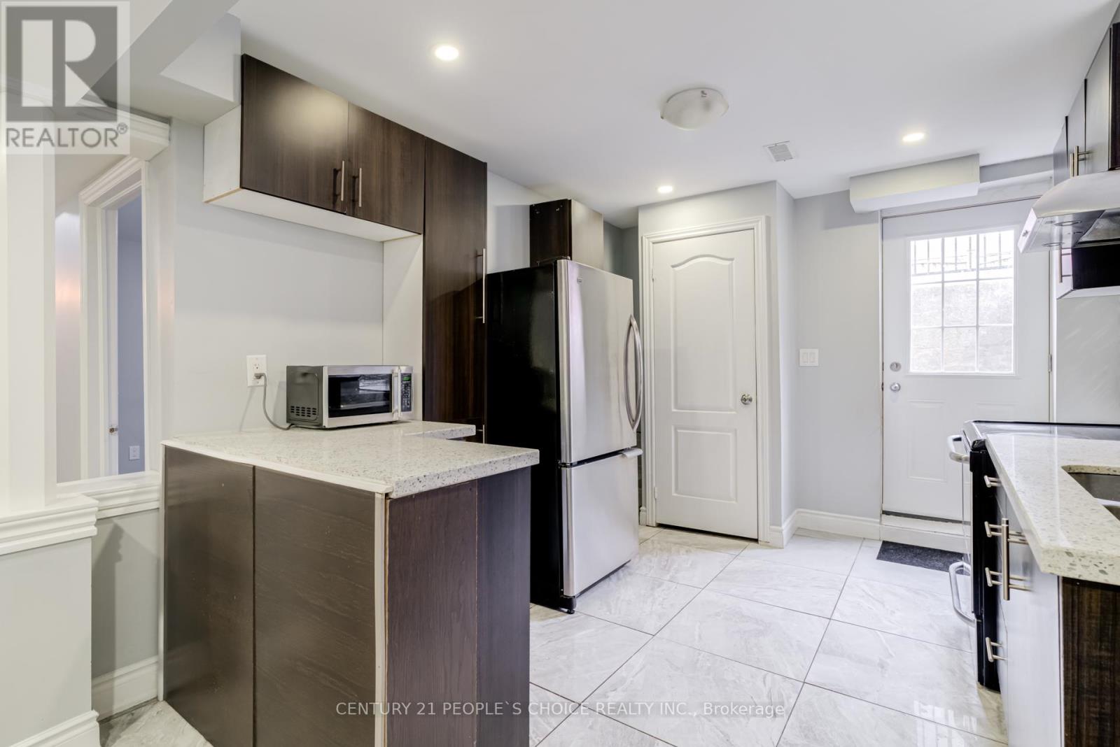 220 Castle Oaks Crossing, Brampton, Ontario  L6P 3X2 - Photo 14 - W12953952