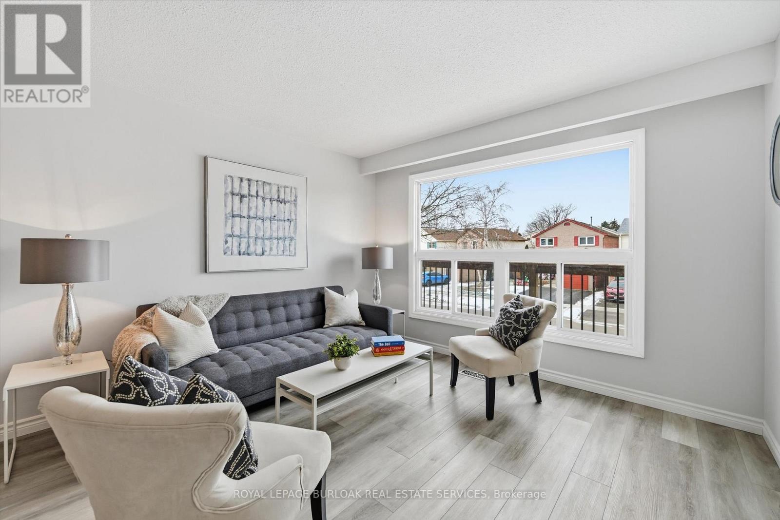 2344 Glastonbury Road, Burlington, Ontario  L7P 3Y3 - Photo 15 - W12953992