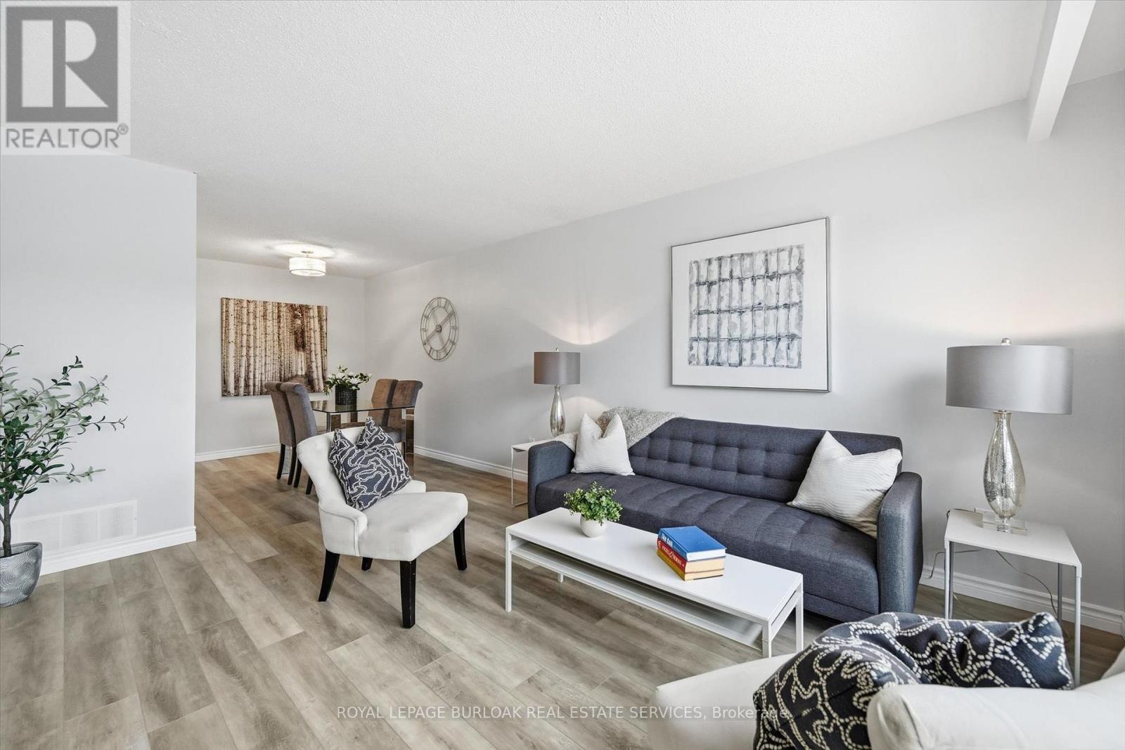 2344 Glastonbury Road, Burlington, Ontario  L7P 3Y3 - Photo 17 - W12953992