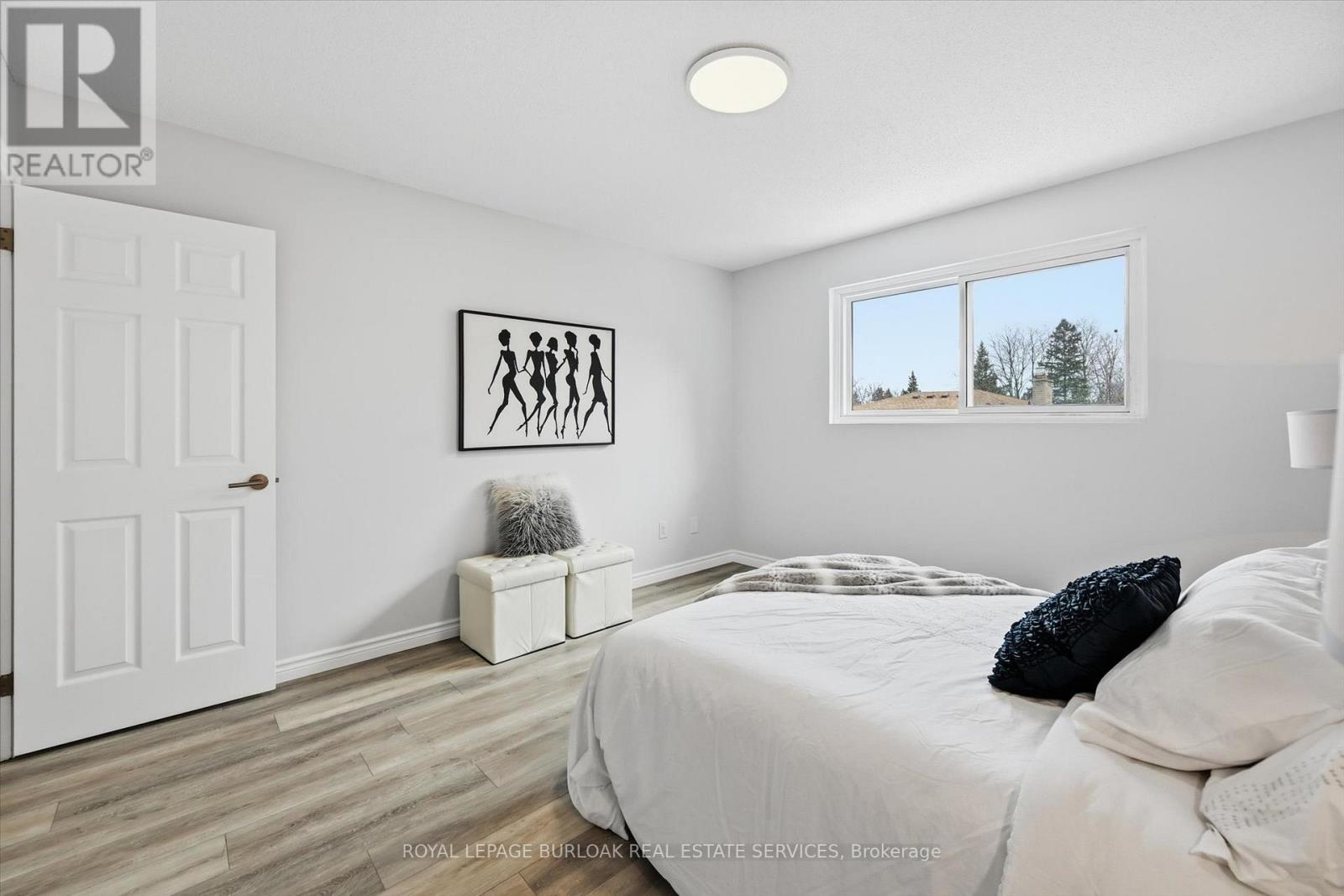 2344 Glastonbury Road, Burlington, Ontario  L7P 3Y3 - Photo 22 - W12953992