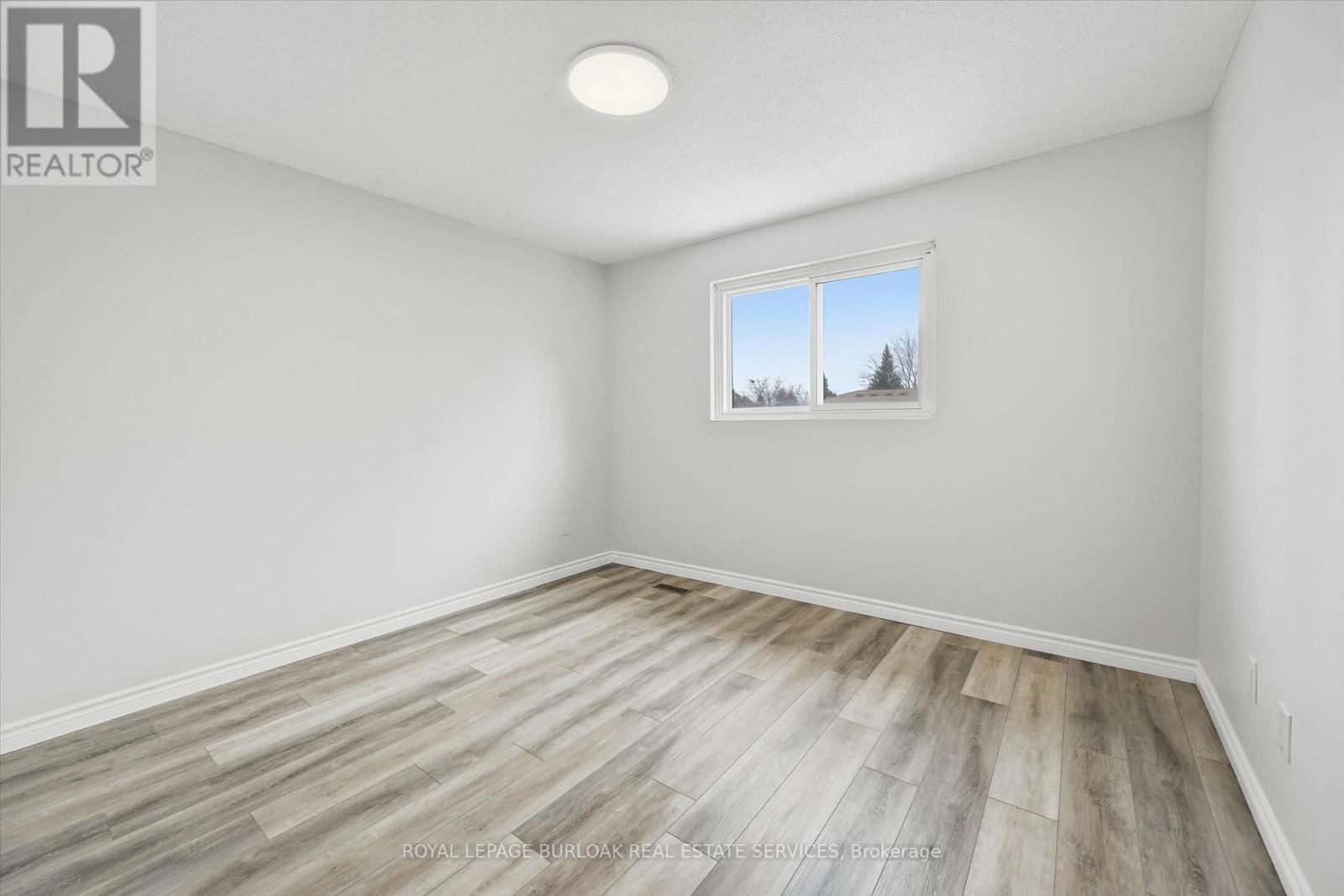 2344 Glastonbury Road, Burlington, Ontario  L7P 3Y3 - Photo 23 - W12953992