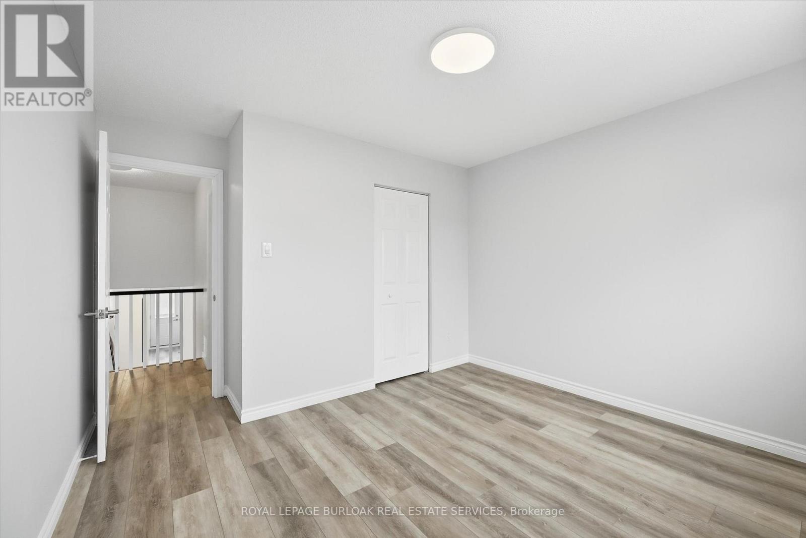 2344 Glastonbury Road, Burlington, Ontario  L7P 3Y3 - Photo 24 - W12953992