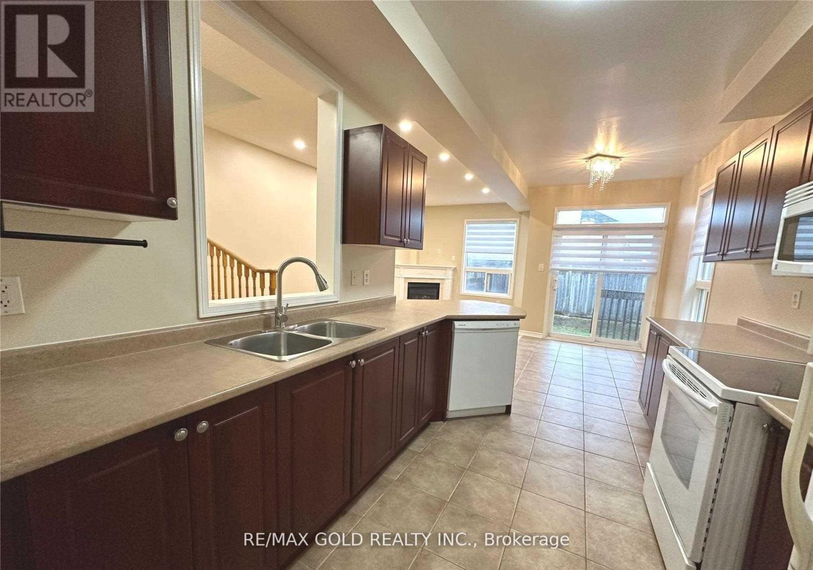 2295 Stone Glen Crescent, Oakville, Ontario  L6M 0C8 - Photo 14 - W12953998