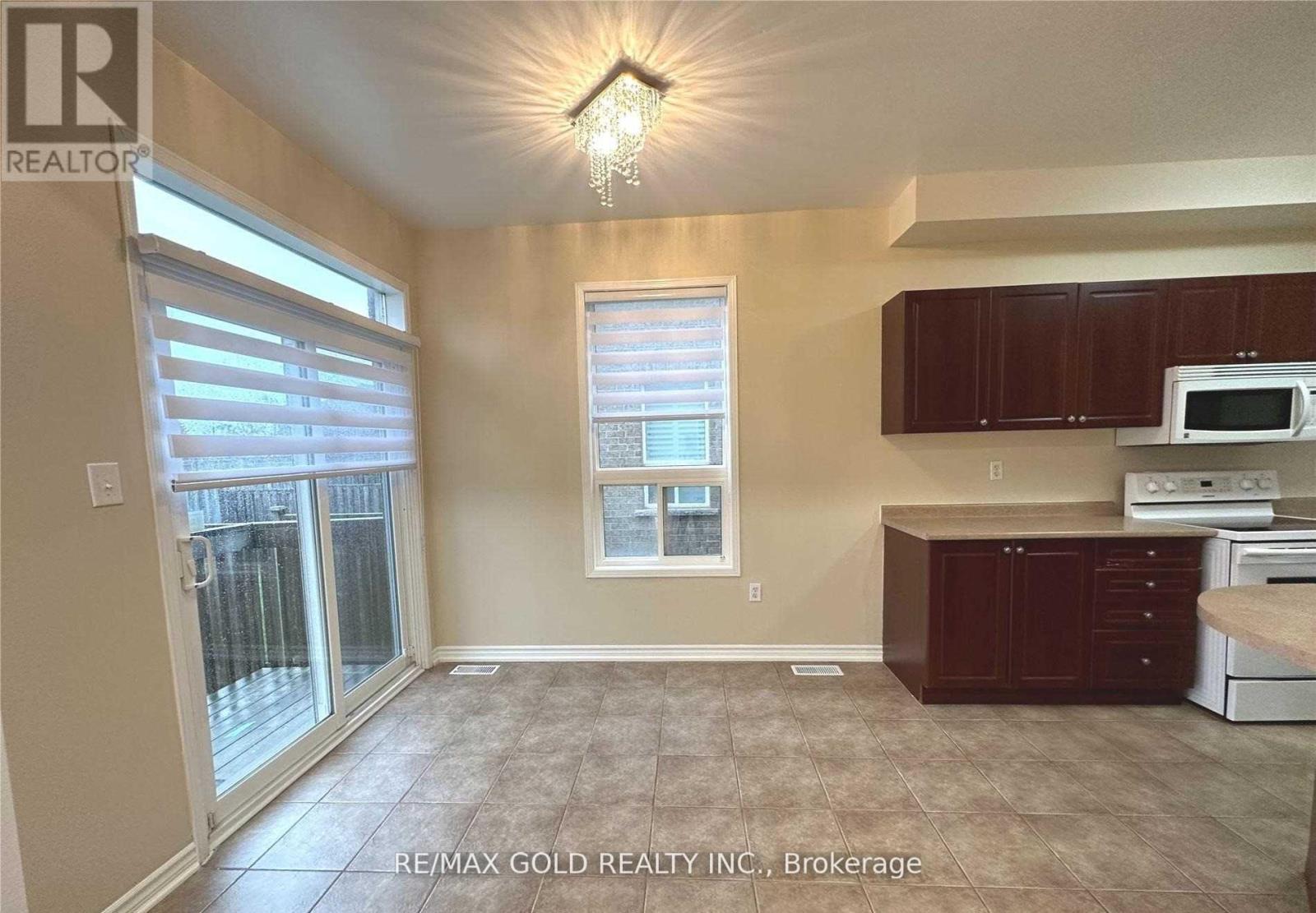 2295 Stone Glen Crescent, Oakville, Ontario  L6M 0C8 - Photo 16 - W12953998