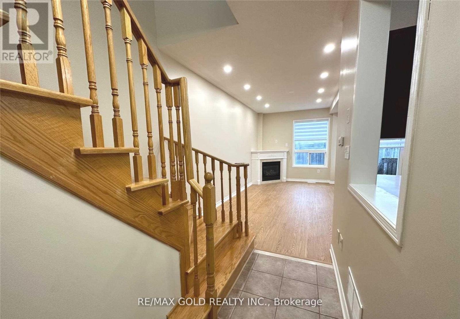 2295 Stone Glen Crescent, Oakville, Ontario  L6M 0C8 - Photo 4 - W12953998