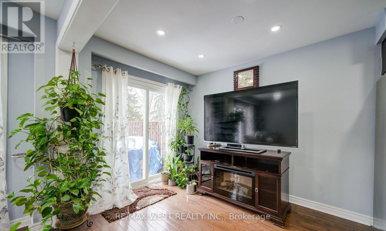 71 - 3525 Brandon Gate Drive, Mississauga, Ontario  L4T 3M3 - Photo 12 - W12954006