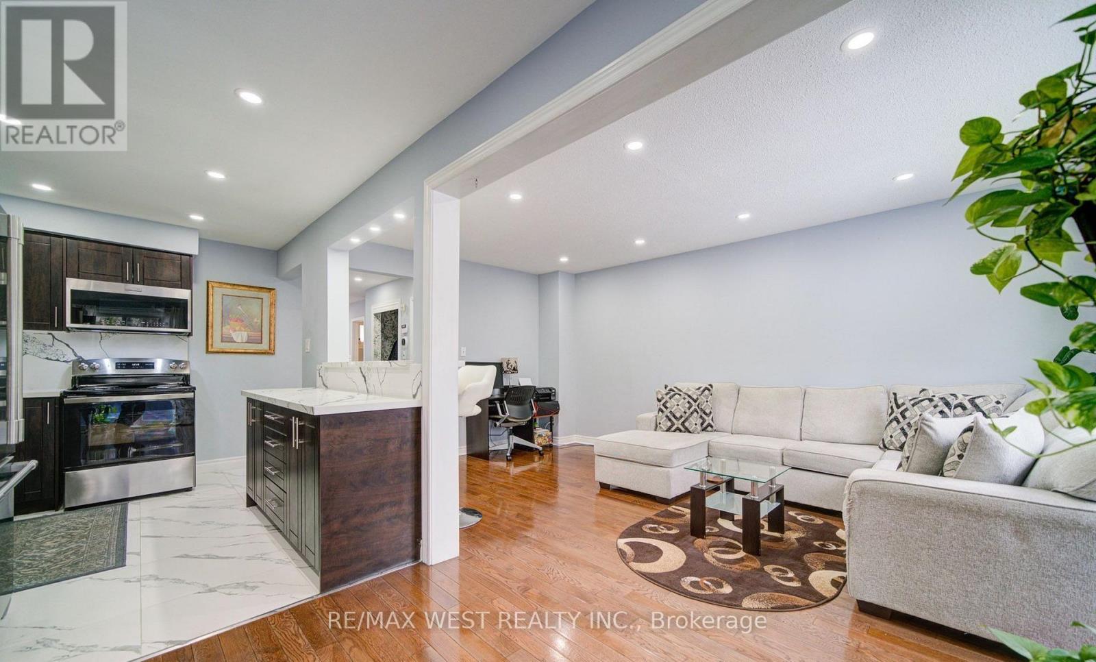 71 - 3525 Brandon Gate Drive, Mississauga, Ontario  L4T 3M3 - Photo 13 - W12954006