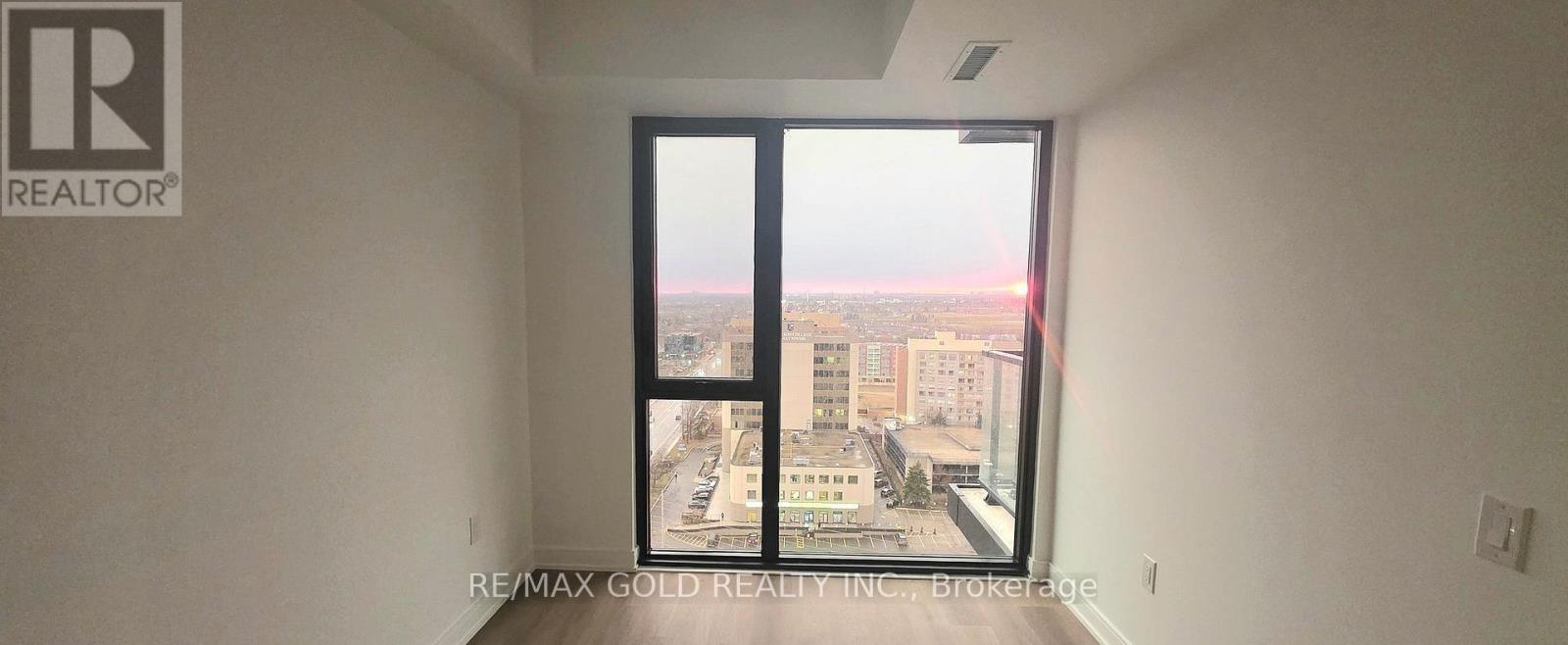 1605 - 3009 Novar Road, Mississauga, Ontario  L5B 1H7 - Photo 8 - W12954024