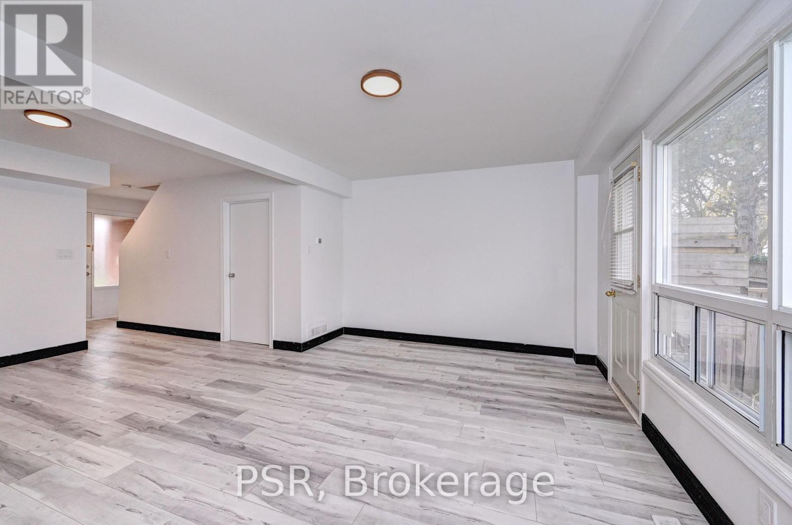 F - 516 Sunnydale Place, Waterloo, Ontario  N2L 4T1 - Photo 4 - X12953934