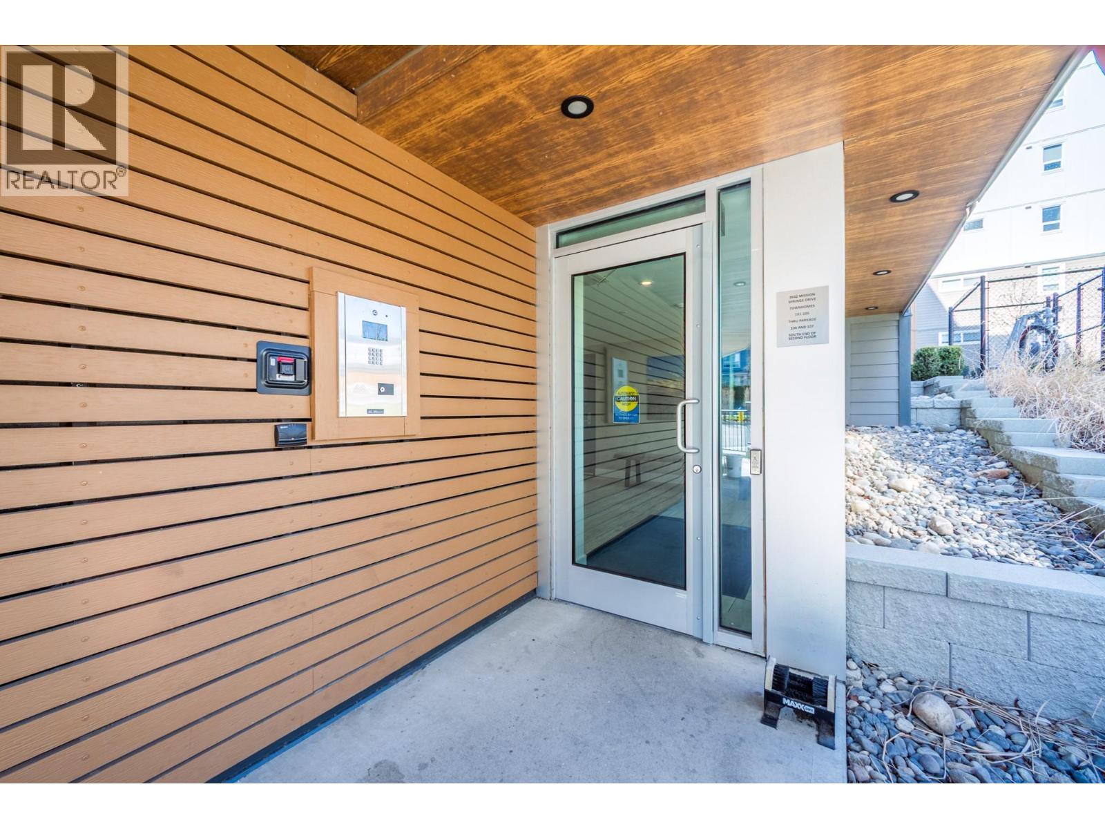 3642 Mission Springs Drive Unit# 204 Lot# 140, Kelowna, British Columbia  V1W 0E1 - Photo 6 - 10381772