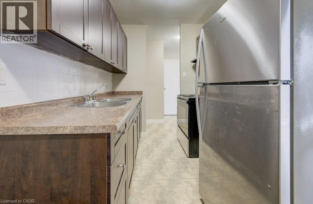 390 Admiral Drive Unit# 206, London, Ontario  N5V 3C2 - Photo 4 - 40815995