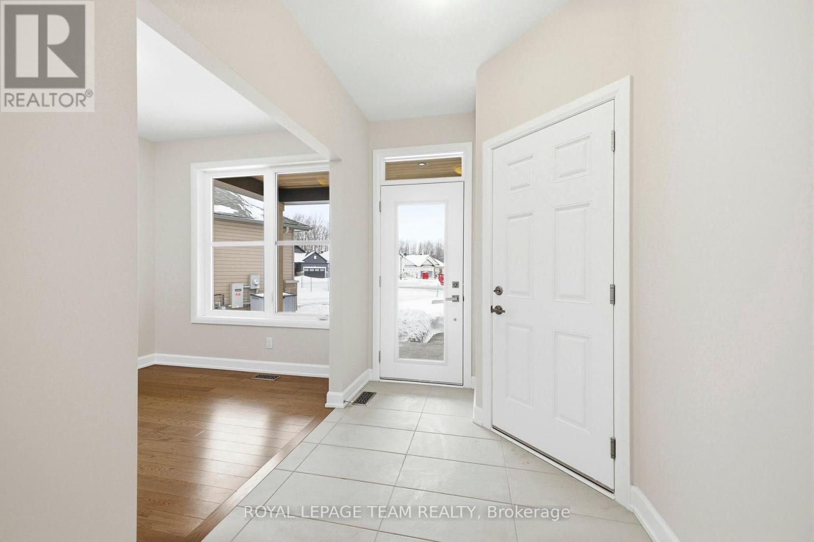 537 Swinley Crescent, North Grenville, Ontario  K0G 1J0 - Photo 4 - X12951436