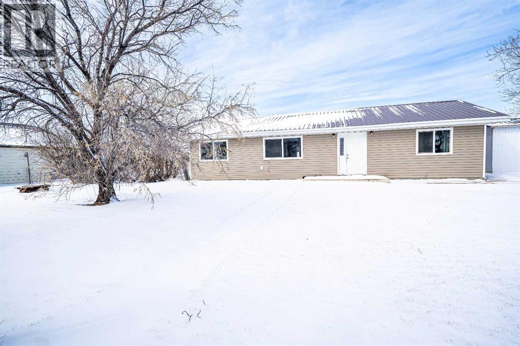 180 Centre Avenue, Rural Forty Mile No. 8, Alberta  T0K 1Z0 - Photo 1 - A2296440