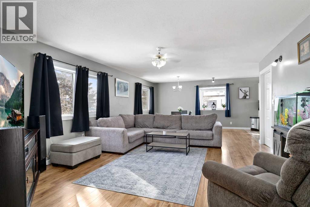 180 Centre Avenue, Rural Forty Mile No. 8, Alberta  T0K 1Z0 - Photo 2 - A2296440