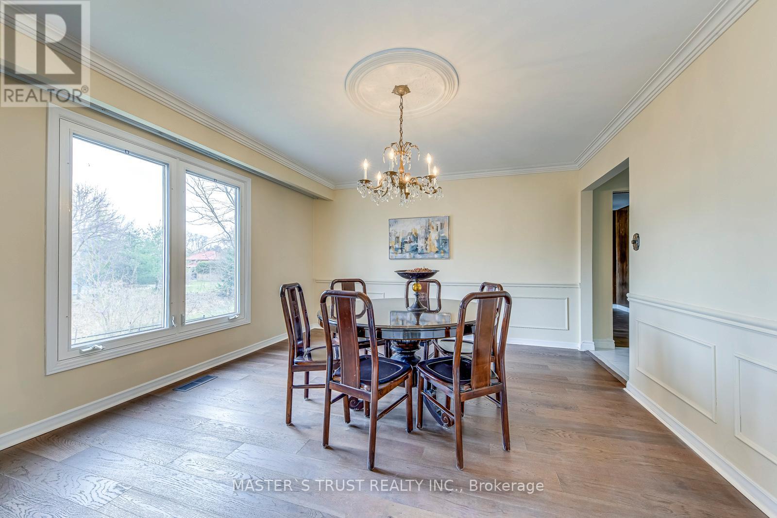 2591 Robin Drive, Mississauga, Ontario  L5K 2G2 - Photo 11 - W12952008